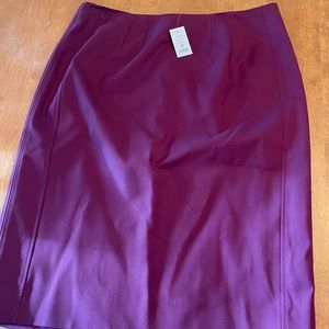 New with Tags White House Black Market Burgundy Pencil Skirt Size 12